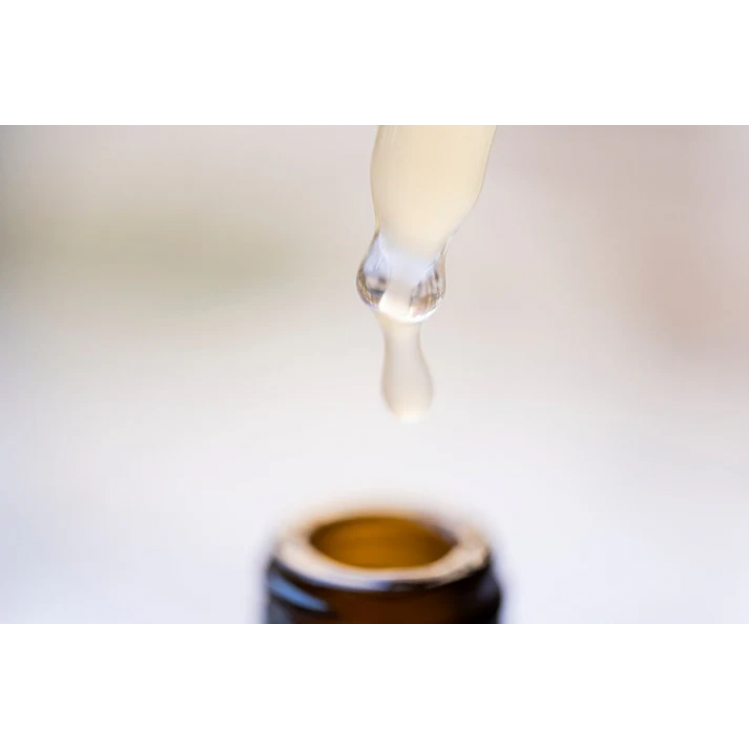 Ser iluminator de față, Heva 50 ml, pentru o stralucire naturala, cu vitamina C, acid hialuronic si extract de kiwi Ser iluminator de față, Heva 50 ml, pentru o stralucire naturala, cu vitamina C, acid hialuronic si extract de kiwi